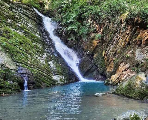 آبشار آلوبن گیلان