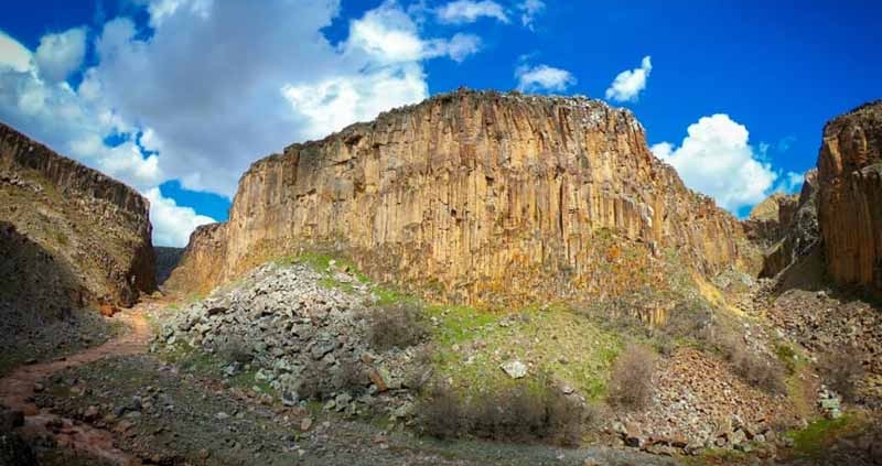 منشورهای بازالتی آواجیق
